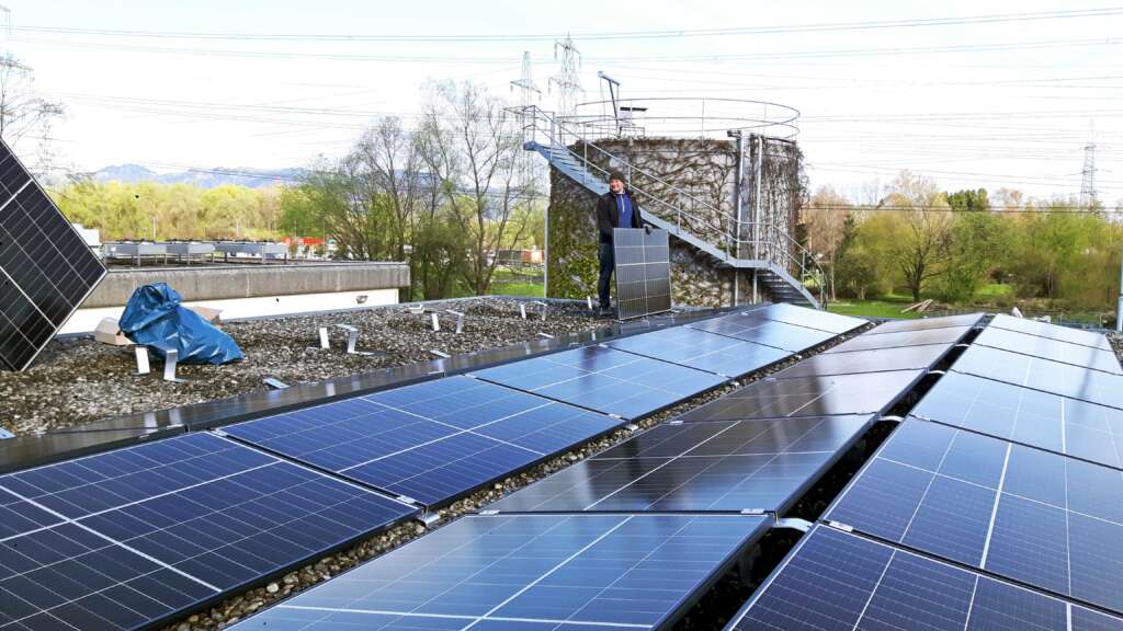 Die PV-Elemente sorgen für eigenen Sonnenstrom.